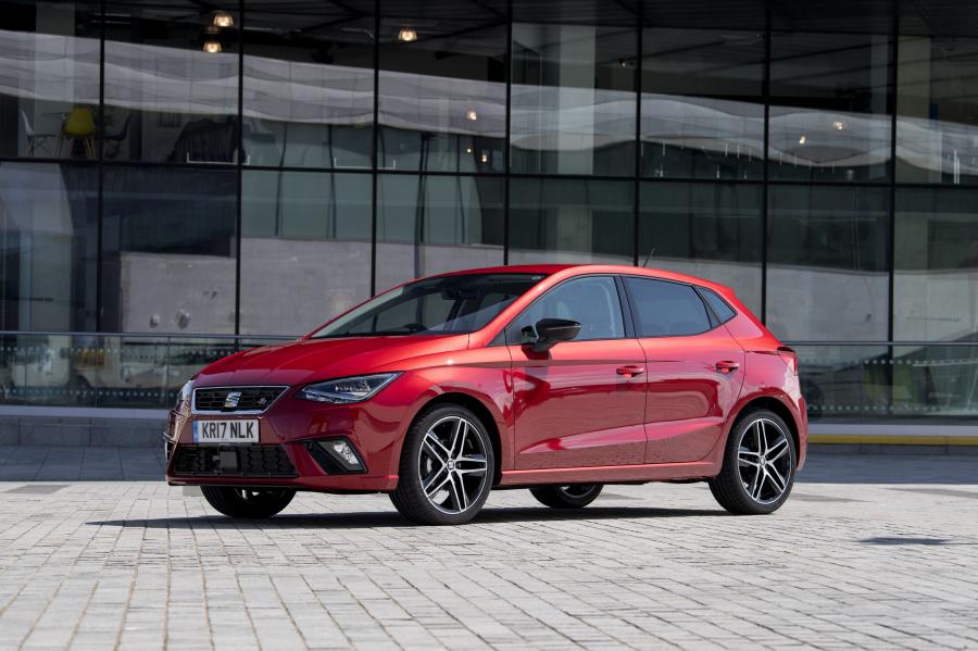  Seat Ibiza FR 2017 года  (UK) (фото 9 из 40)